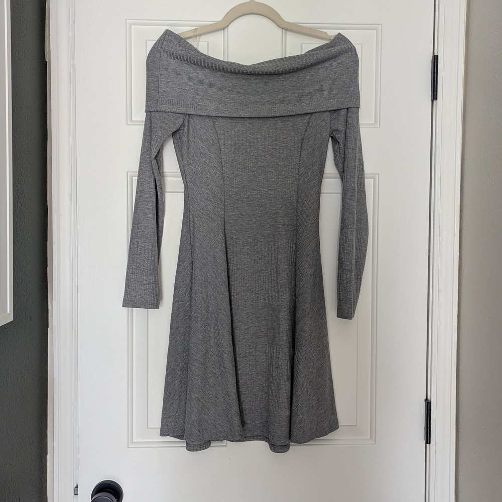 Francesca's Collections Gray Long Sleeve Dress